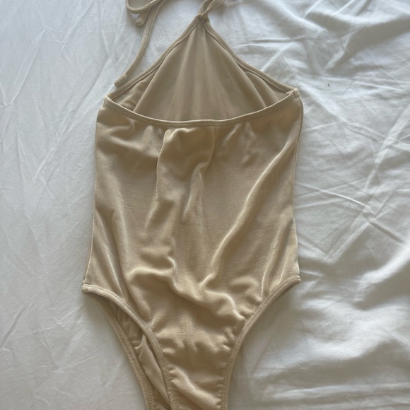 White fox beige halter top bodysuit size small- slinky material - Picture 3 of 3